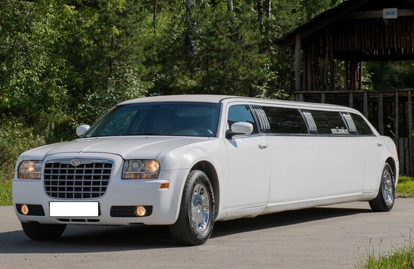 КРАЙСЛЕР (CHRYSLER) 300C БЕЛЫЙ